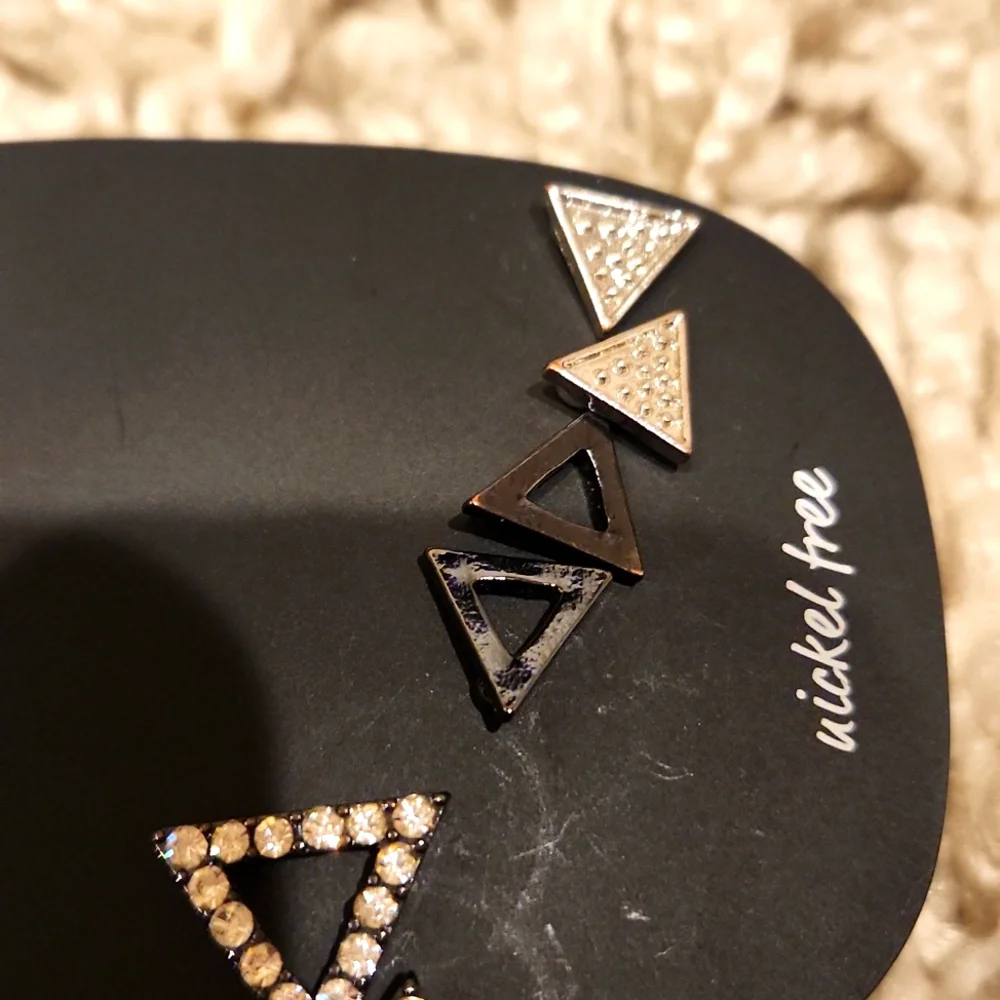 Yes Or No Triangle Earnings Set of 3
